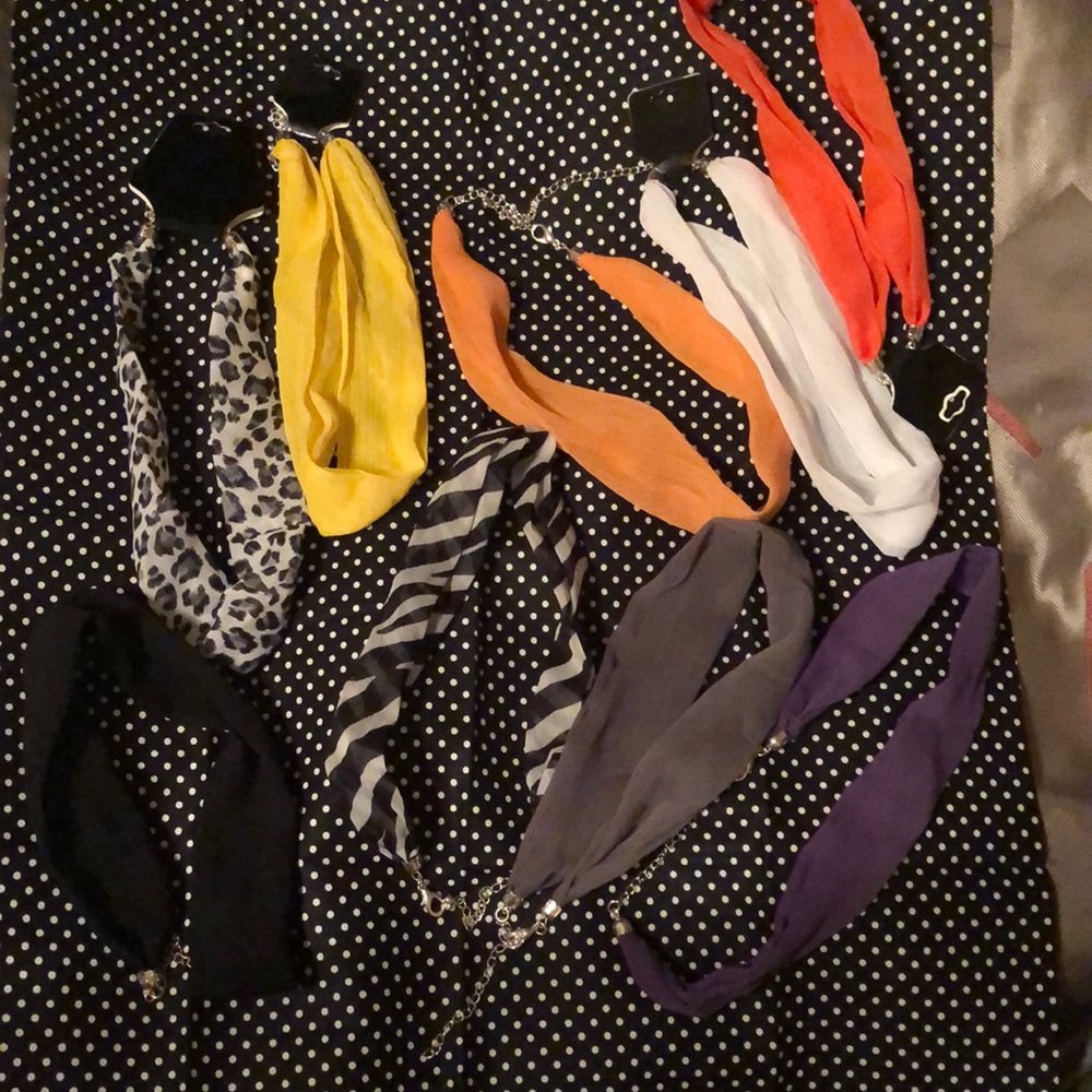 🌻2/$10 Set of 9 chokers or possibly headbands. 9 colors